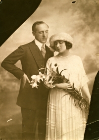 Aunt Blanka Pecková and her husband Gilbert Redfern, a wedding photography, 1922 or 1923