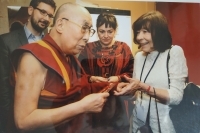 Dagmar Kašperová při setkání s Dalajlámou