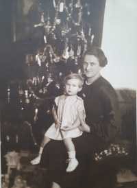 Hana Fousova with her mother