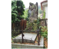 The grave of the Nolč (a related family) near the Všenory church