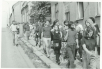 The marching of Havlíček Youth club, Bělohradská Street / July 29, 1989 / archives of D. Šidlák