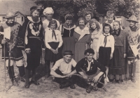 Theater play Princess Dandelion and Libuše Trpišovská in the middle row, fourth from the right