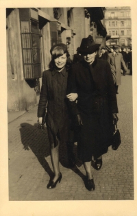 With his mother's aunt Anna Kohn on Národní třída, while studying in Prague in 1942
