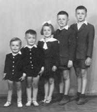 The five Vychytil siblings. 1950