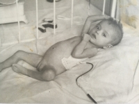 Eliška Bočková v roce 1942 v nemocnici, kdy dostávala jako jedna z prvních dětí penicilin