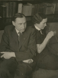 Karol Markovič so sestrou Máriou Markovičovou (1908-1984)
