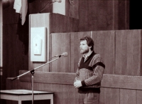 The first meeting of the co-opted representatives of the new government, Jiří Vondráček (ČSL), (later deputy mayor of Havlíčkův Brod) has the word. (photo courtesy of Vysočina Museum Havlíčkův Brod)