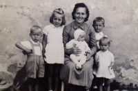 1959 Zdeňka with her five children