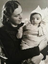 Eliška Bočková s maminkou