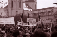 The general strike in the Havlíčkův Brod town square on November 27, 1989 (photo courtesy of Vysočina Museum Havlíčkův Brod)