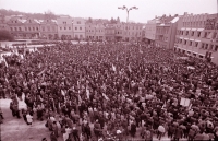 The town square filled up during the general strike in Havlíčkův Brod on November 27, 1989 (photo courtesy of Vysočina Museum Havlíčkův Brod)