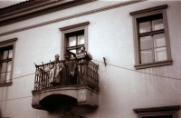 Renaming náměstí Čs. armády to Havlíčkovo náměstí from the left Jiří Černý, Pavel Šimon, and the main initiator Pavel Fiala (photo courtesy of Vysočina Museum Havlíčkův Brod)