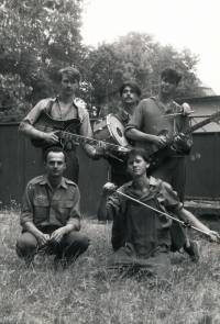 Vojenská kapela (Václav Němec vpravo dole), 1989