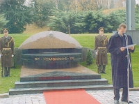 By the monument at the Ministry of Defense for those who died in combat – including General Václav Šára