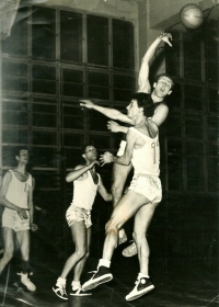 Jiří Zídek (jumping, shooting), undated photograph