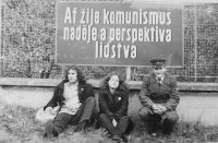 Dobová fotografie z vojenské přísahy Kamila Zajíčka