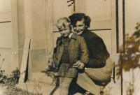 Václav Dašek se sestrou Marií, cca 1953