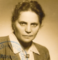 Růžena Engländerová, the mother