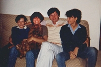 Mewes with the family of his sister Pamela in Paris in 1984