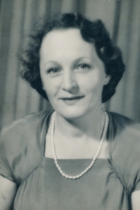 1949, mother Štěpánka Bejlková (née Holečková) 