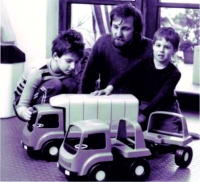 Luděk Pavézka se svými syny v roce 1989