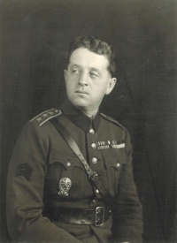 Portrait of Zdeněk Vltavský from November 1931 - at the time of his commissioning as a military attaché in Paris. Private archive of Olga Pešoutová.