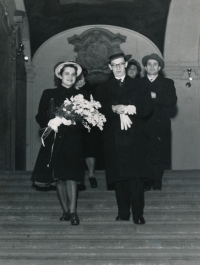 His parent's wedding, 1948 
