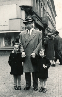 With his father and brother, 1954 