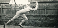 Miroslav Masák na atletickém tréninku, 1950