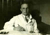 Josef Hlobil in a practice in Veselí, 1928 