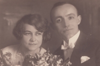 A wedding photo of his parents, Johann Hush and Hedvika neé Weissová