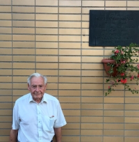 At the commemorative plaque of his father Josef 