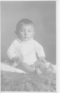 Miroslav Ekart one year old, 1930