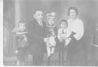 Ekart family, Miroslav Ekart first from the left, 1930s