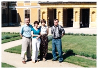 Russian theater director from Borisoglebsk, Alexandr Miťkin, who after the revolution could already be a guest at the Slovácko Theater and Karlovy Vary, Miroslav Kučera and A. Mitkin is accompanied by his daughter and wife in front of the castle in Rájec nad Svitavou in the picture (2000)
