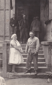 Witness' father,  Bedřich Hanauer Sr. with the German cook, Ms. Jümrich, who worked in the kitchen at the State Farm in  Andělka
