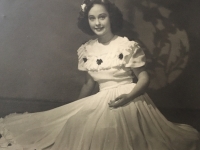 Hilda na tanečnom bále 1950
