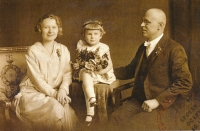 With parents around 1929
