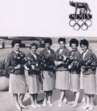 Return from Rome in 1960, from left: Růžičková, Švédová, Bosáková, Čáslavská, Matoušková, and Tačová