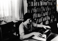 Jarmila Mikulášková at the Municipal library in Rožnov in 1979