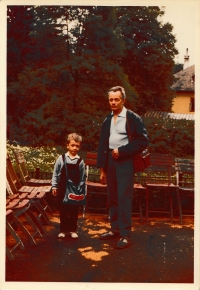 Otec pamětnice Eduard Kosňovský, syn Daniel Halamíček, 1971