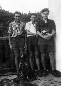 František Lenc, Karel Pexidr and Richard Salzman; classmates in Vícov, 1949