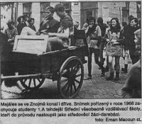 Students of the Secondary General Education School in Znojmo during the Majáles. The school was also studied by Vladimír Šiler / image made in 1966 








