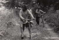 Výlet v okolí Rýmařova, vlevo bud. žena Renata, asi 1986
