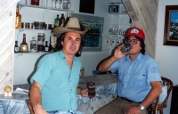 Jiří Barteček s textařem, výtvarníkem a hlavní osobností kapely Greenhorns Janem Vyčítalem v Los Angeles / 1992