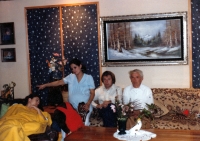 Los Angeles / vlevo manželka Jiřího Bartečka Rosi / uprostřed bratr Bohuslav / vpravo otec Jaroslav / 1983