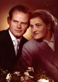 Her parents' wedding; 1956