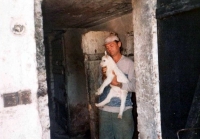 Jeden z uživatelů statku ve Strahovicích, cca 1997