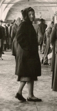 Dana Puchnarová v Praze v roce 1960