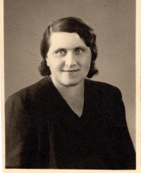 Witness' mother, Marie Polednová. 1940